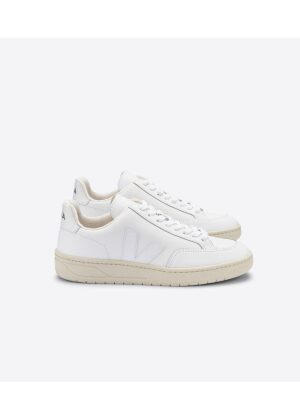 Veja V-12 White