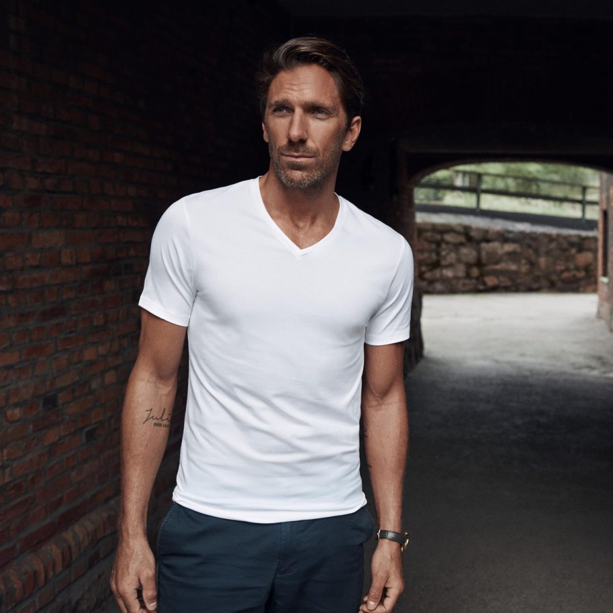 Bread & Boxers Slim V-Neck White