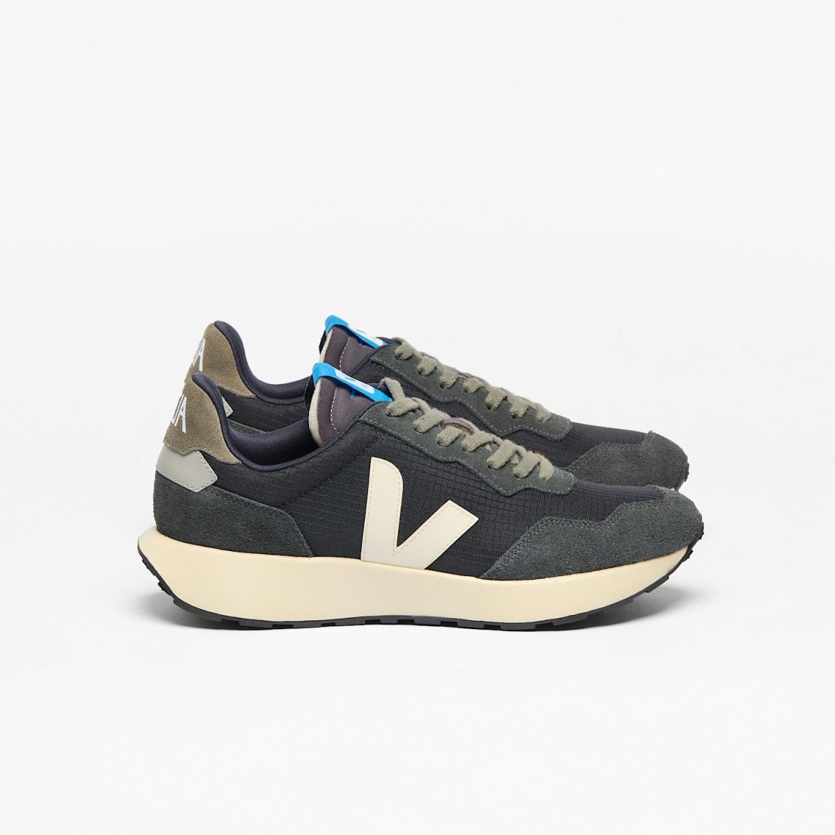 Veja Paulistana Ripstop Black Pierre